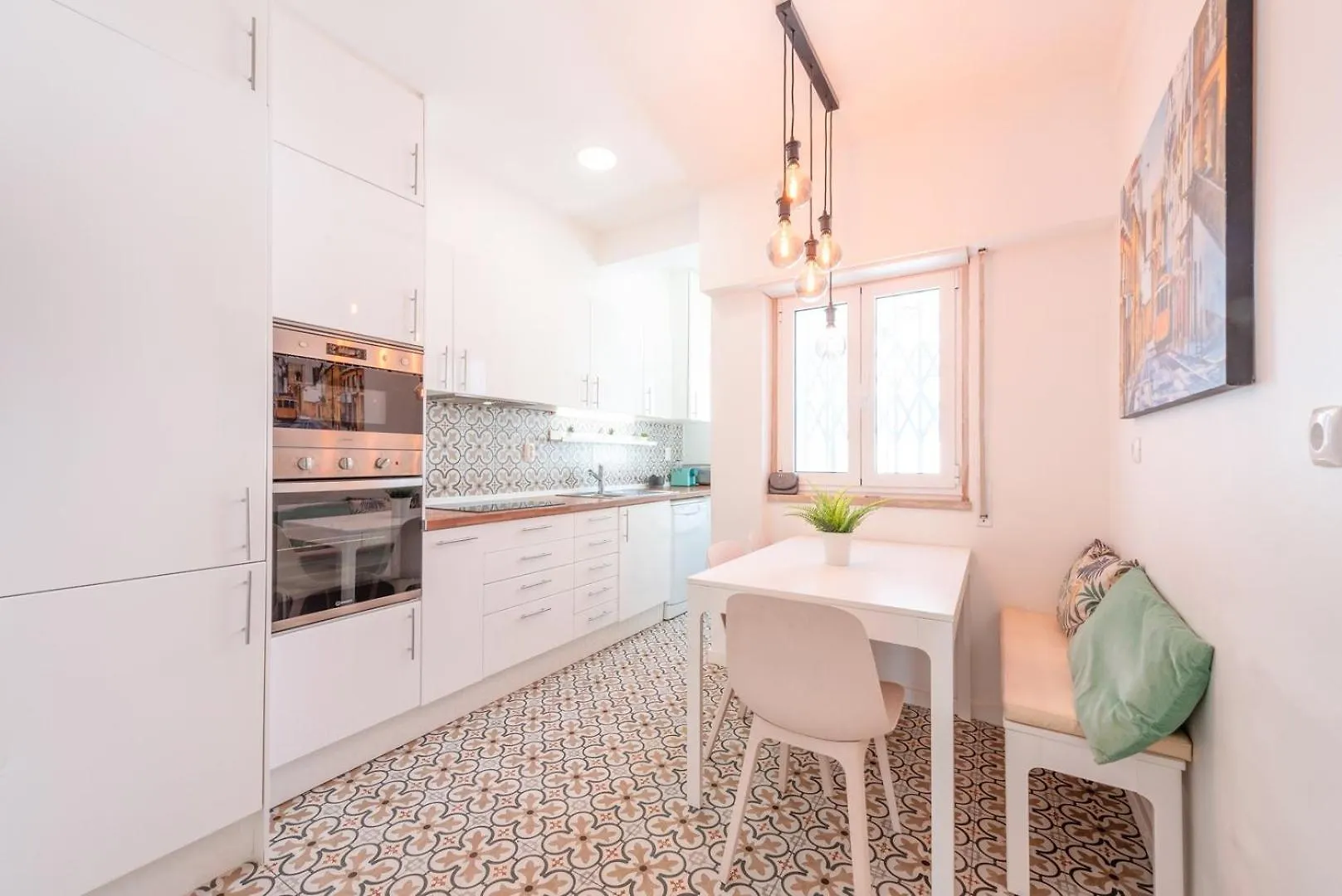 Guestready - Vibrant 2Br Apartment Lisbon
