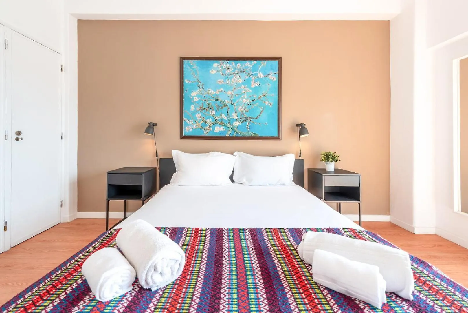 Guestready - Vibrant 2Br Apartment Lisbon